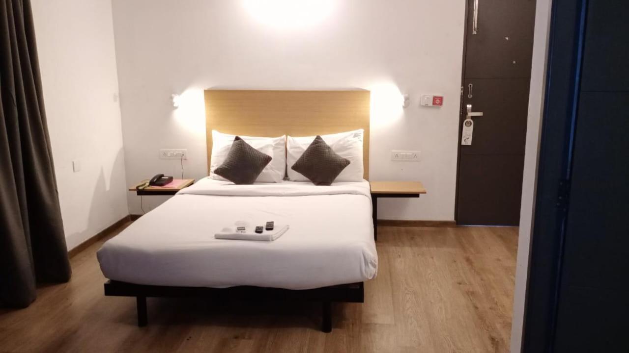 צ'נאי Hotel Amrita מראה חיצוני תמונה
